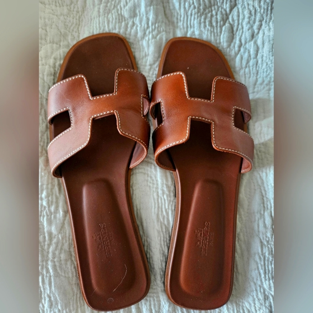 Hermes Oran Gold Calfskin Sandals 38.5